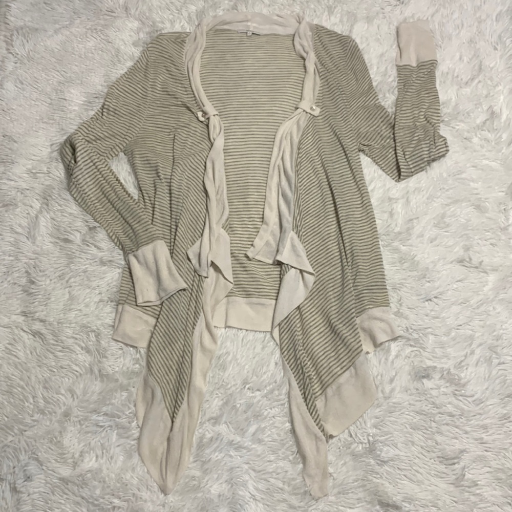 Light weight flowing cardigan feminine cut
